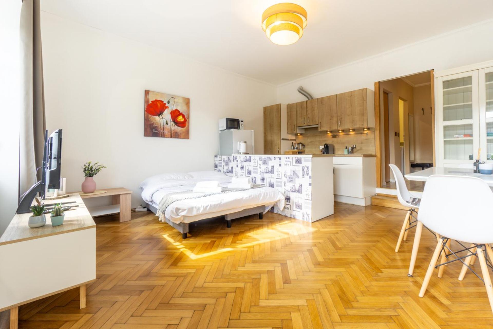 Next To Stadion, Near To Lainzer Tiergarten Viena